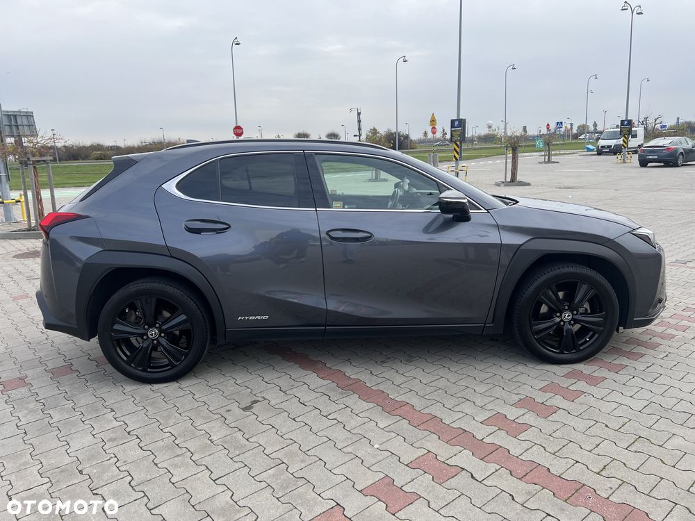 Lexus UX 2022