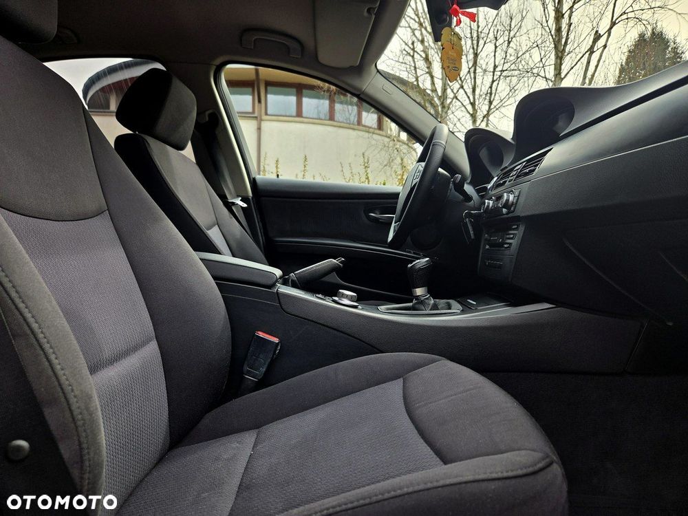 BMW Seria 3 318d - 5
