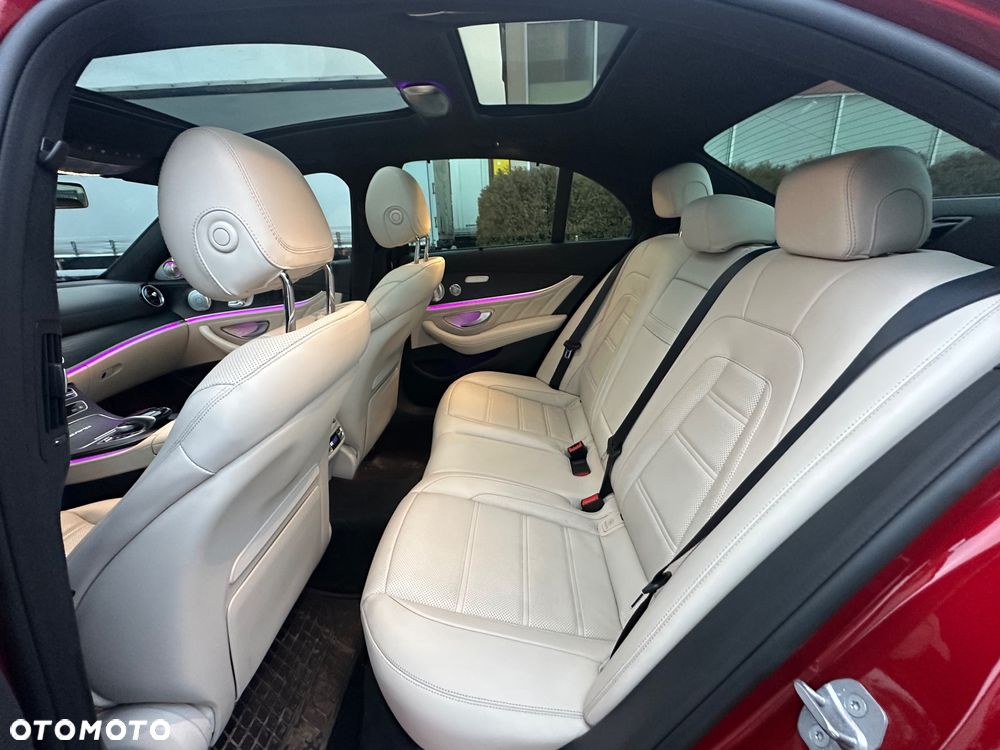 Mercedes-Benz Klasa E AMG 63 S 4Matic AMG Speedshift 9G-MCT - 12