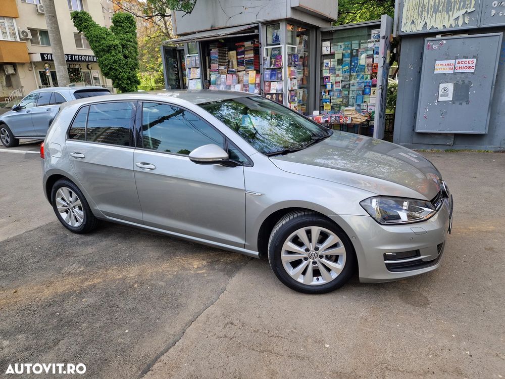 Volkswagen Golf - 6