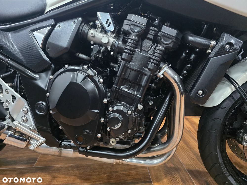 Suzuki Bandit - 27