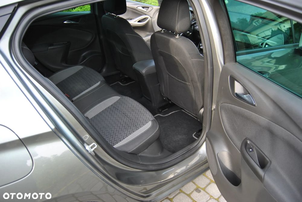 Opel Astra 1.5 D Start/Stop Sports Tourer Edition - 17