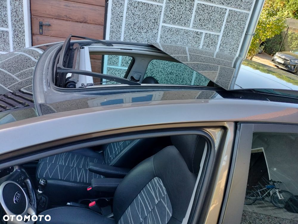 Kia Venga - 12