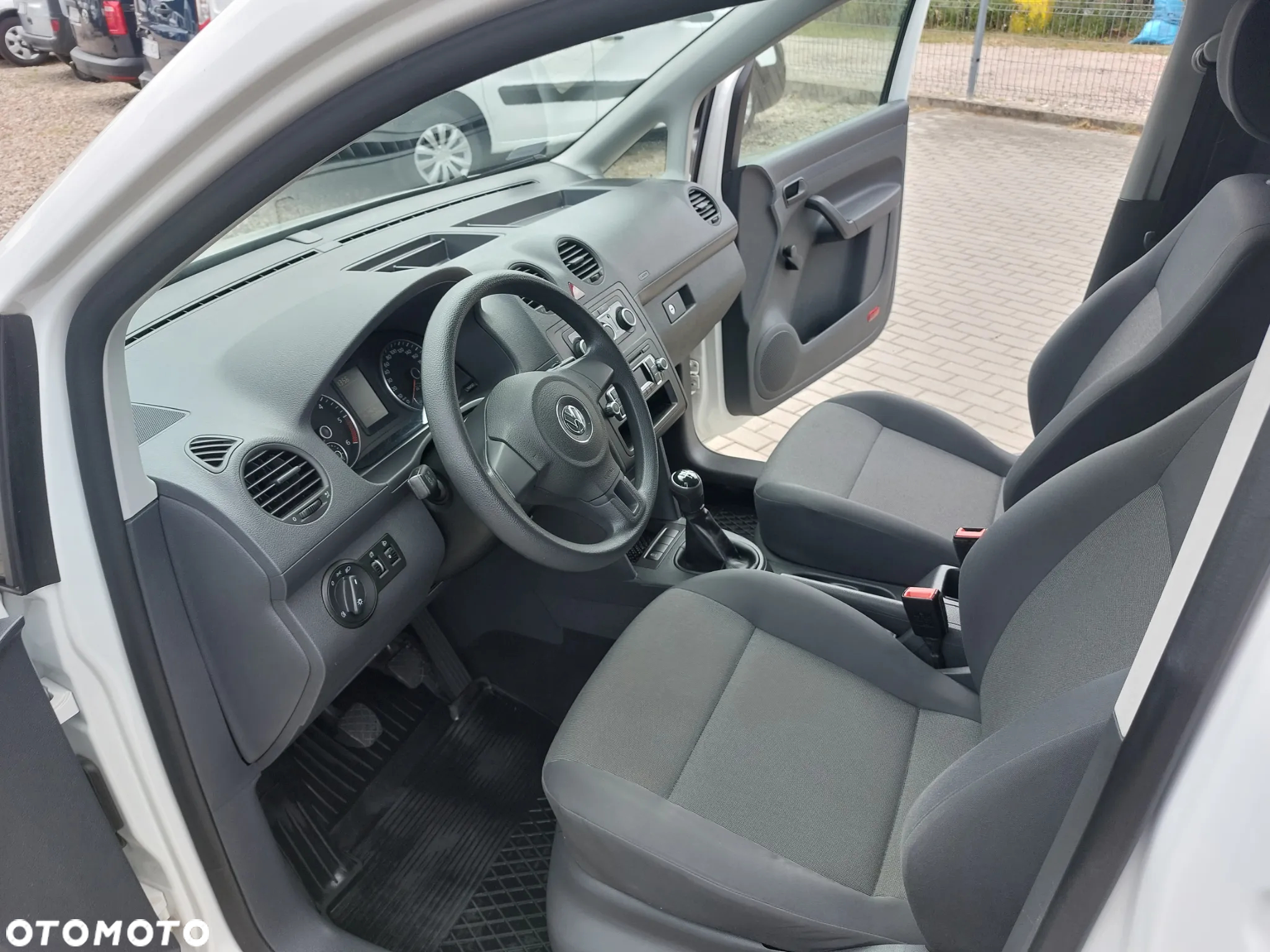 Volkswagen Caddy 1.6 TDI Comfortline - 11