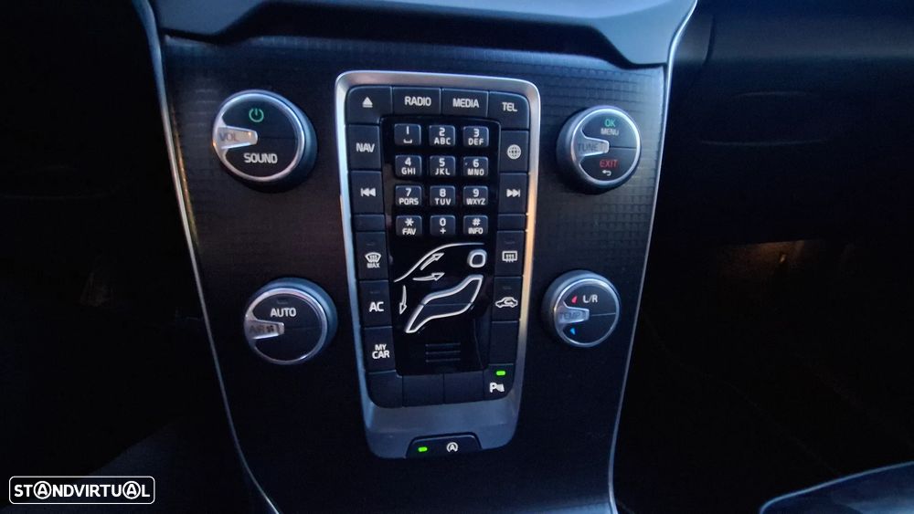 Volvo V40 2.0 D2 R-Design - 35