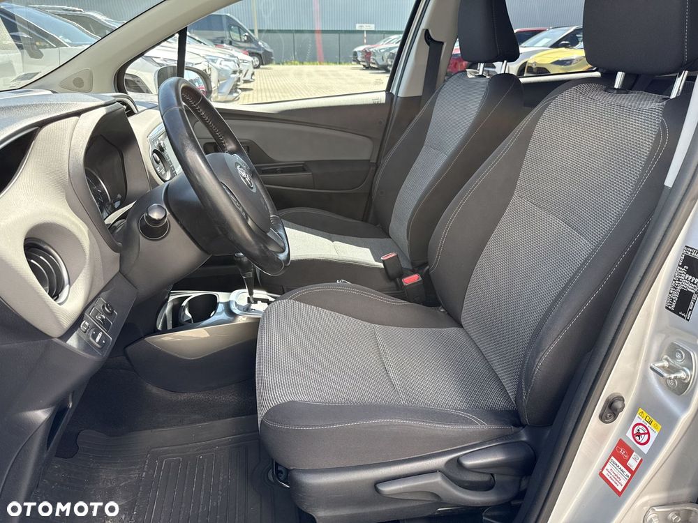 Toyota Yaris Hybrid 100 Premium - 13
