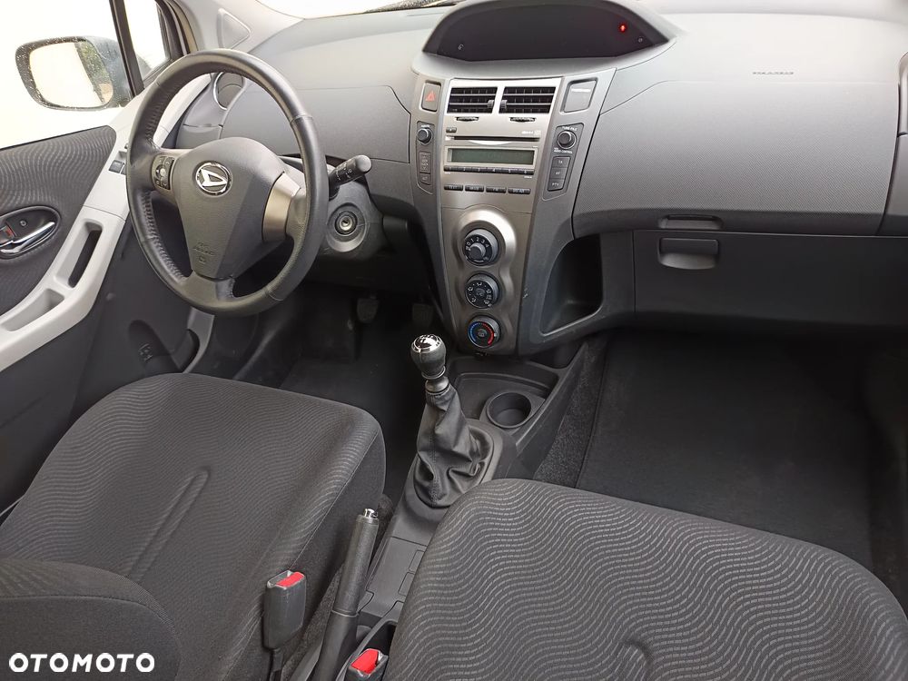 Toyota Yaris 1.33 VVT-i Comfort - 15