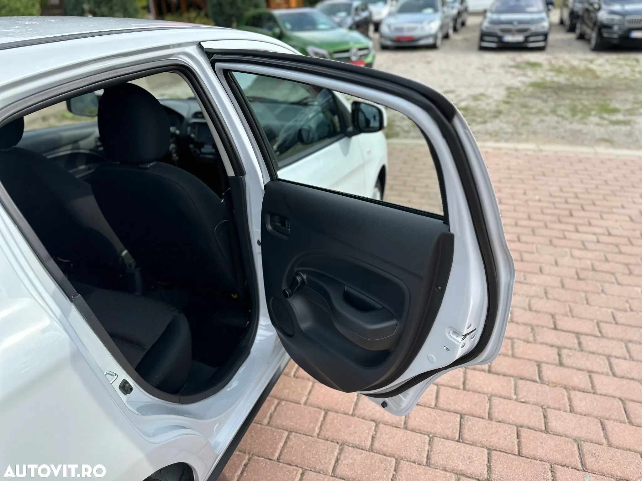 Mitsubishi Mirage - 16