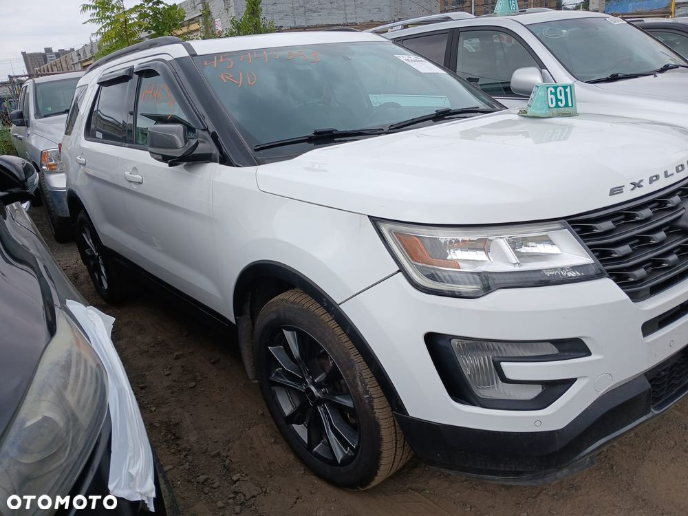 Ford Explorer - 5