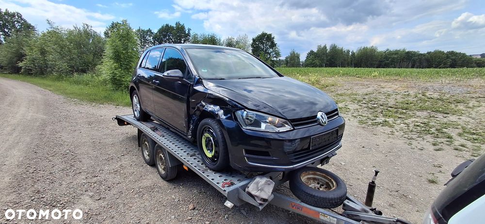 Volkswagen Golf 2.0 TDI BlueMotion Technology Lounge - 2