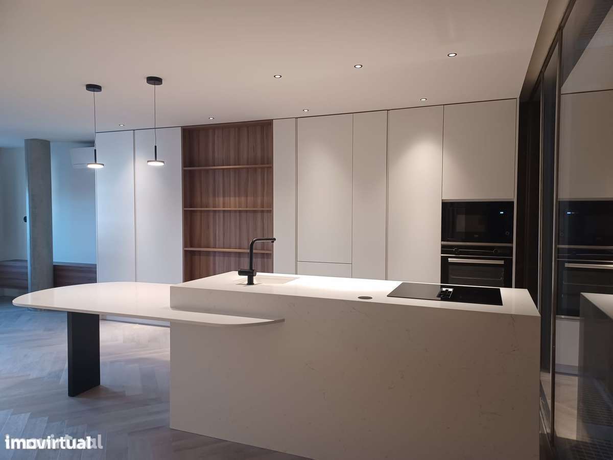 T2 Arrendamento no Centro Histórico | Novo | Com arrumos | 2 suites I - Grande imagem: 2/49