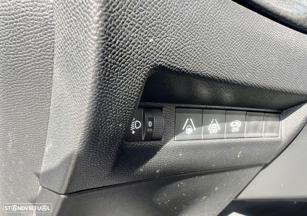 Peugeot 2008 1.5 BlueHDi Allure Pack EAT8 - 13