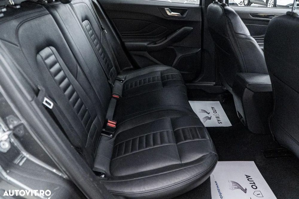 Ford Focus 1.0 EcoBoost 6MT MHEV ST-Line X - 9