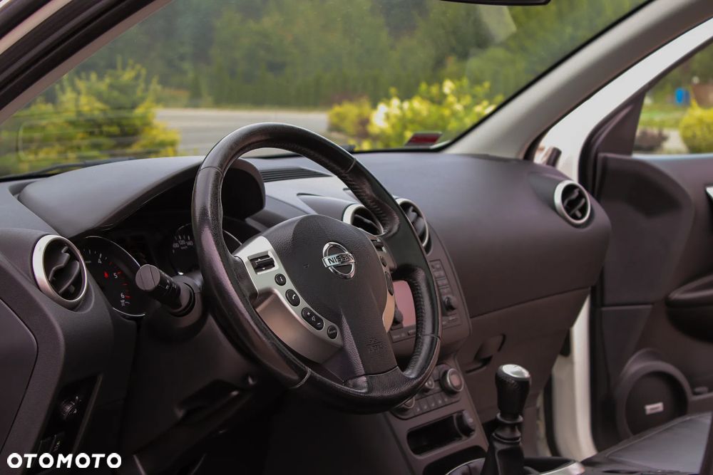 Nissan Qashqai 2.0 dCi DPF tekna - 30