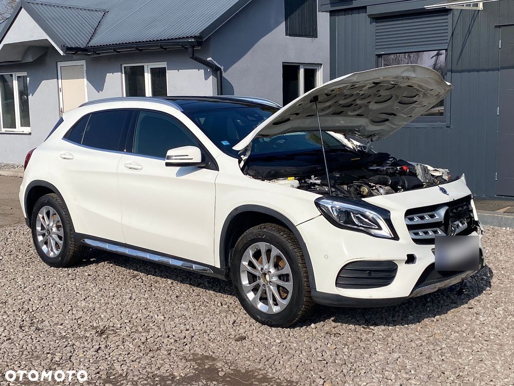 Mercedes-Benz GLA 250 7G-DCT AMG Line - 10