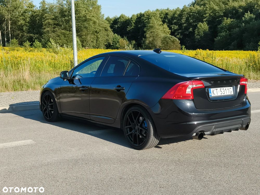 Volvo S60 T6 AWD R-Design - 4