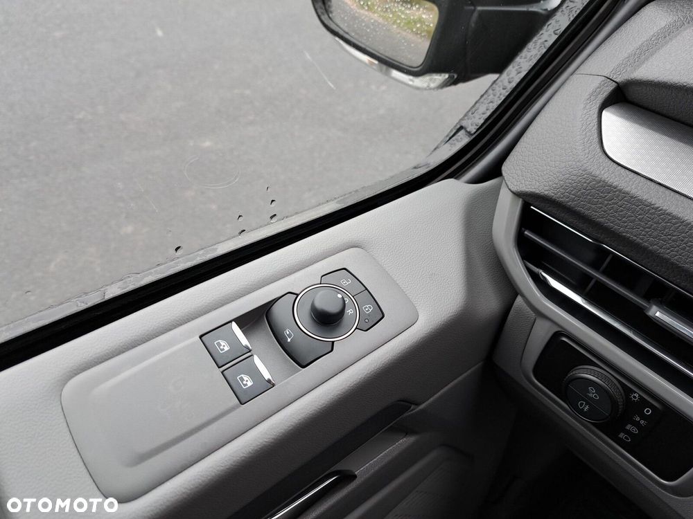 Volkswagen Nowa Caravelle Style silnik: 2,0 l TDI 170 KM /  8-biegowa automatyczna 4MOTION rozstaw osi: 3500 mm - 24