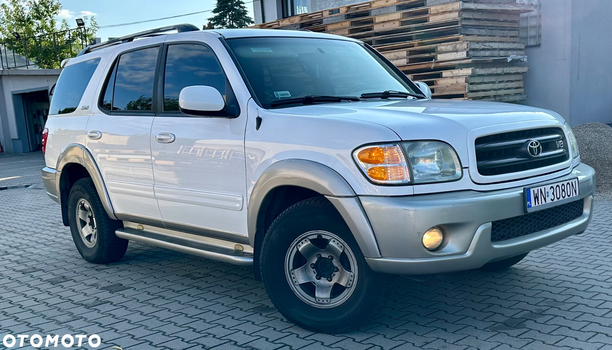 Toyota Sequoia - 3