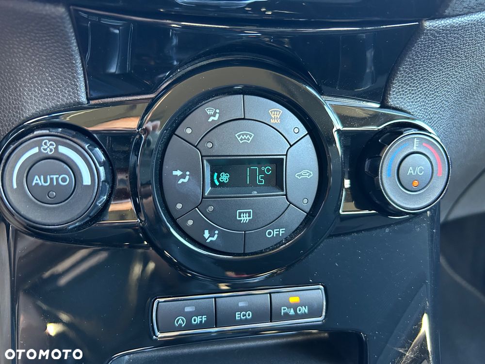 Ford Fiesta 1.0 EcoBoost S&S TITANIUM - 27