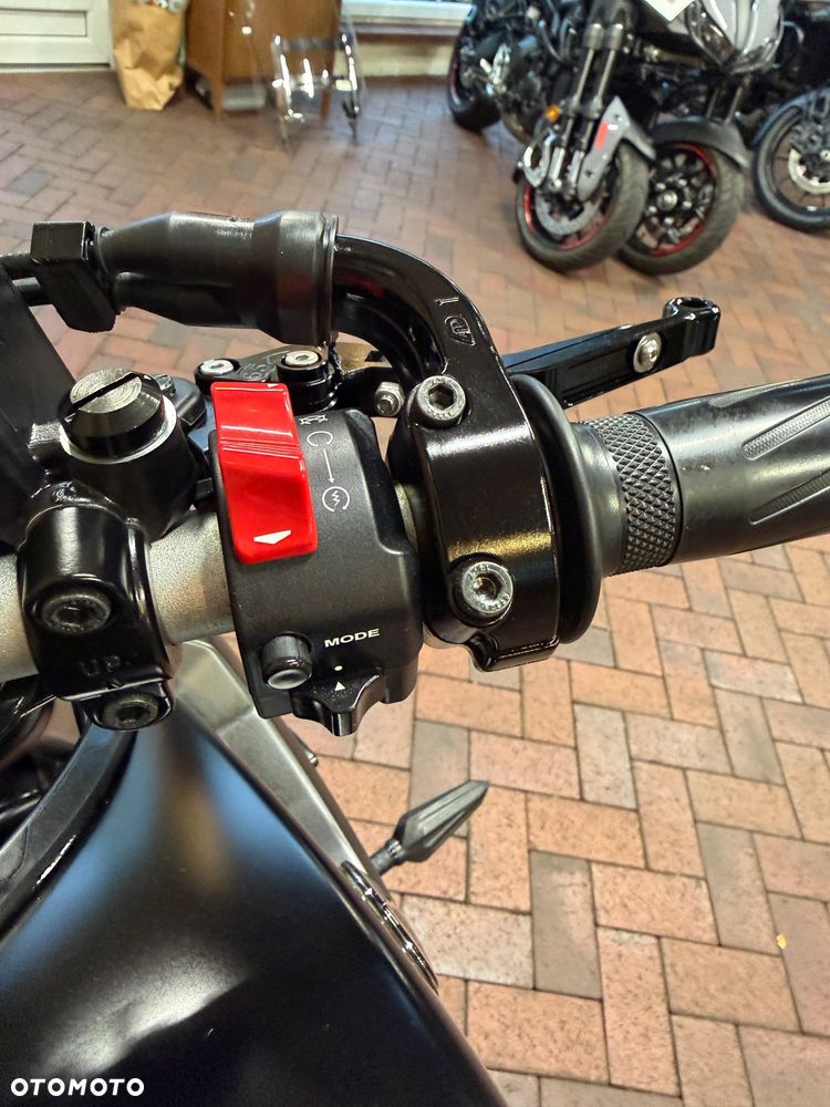 Yamaha MT - 21
