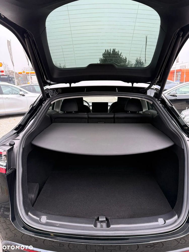 Tesla Y Long Range Dual Motor AWD - 14