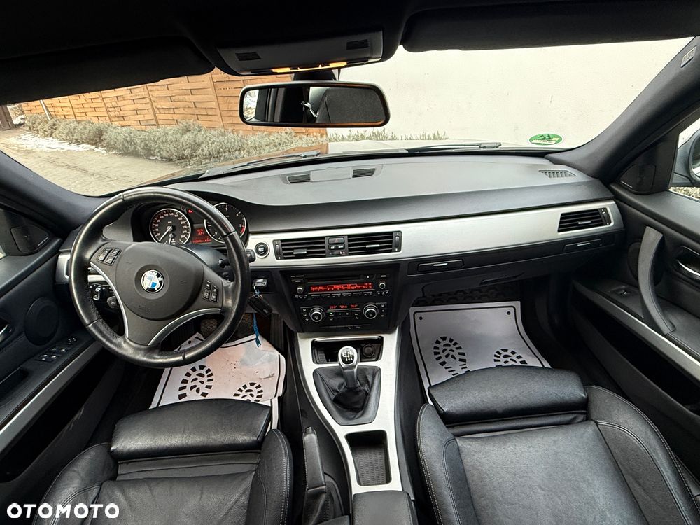BMW Seria 3 320d xDrive - 9