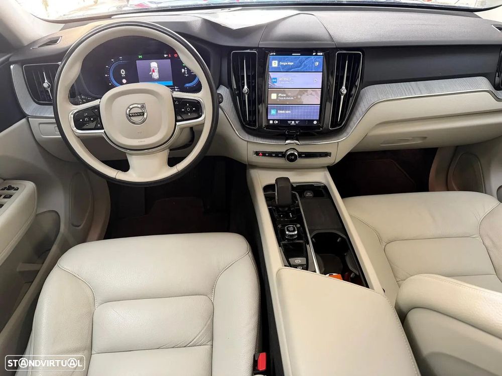Volvo XC 60 2.0 T6 PHEV Core AWD — fotografia 10