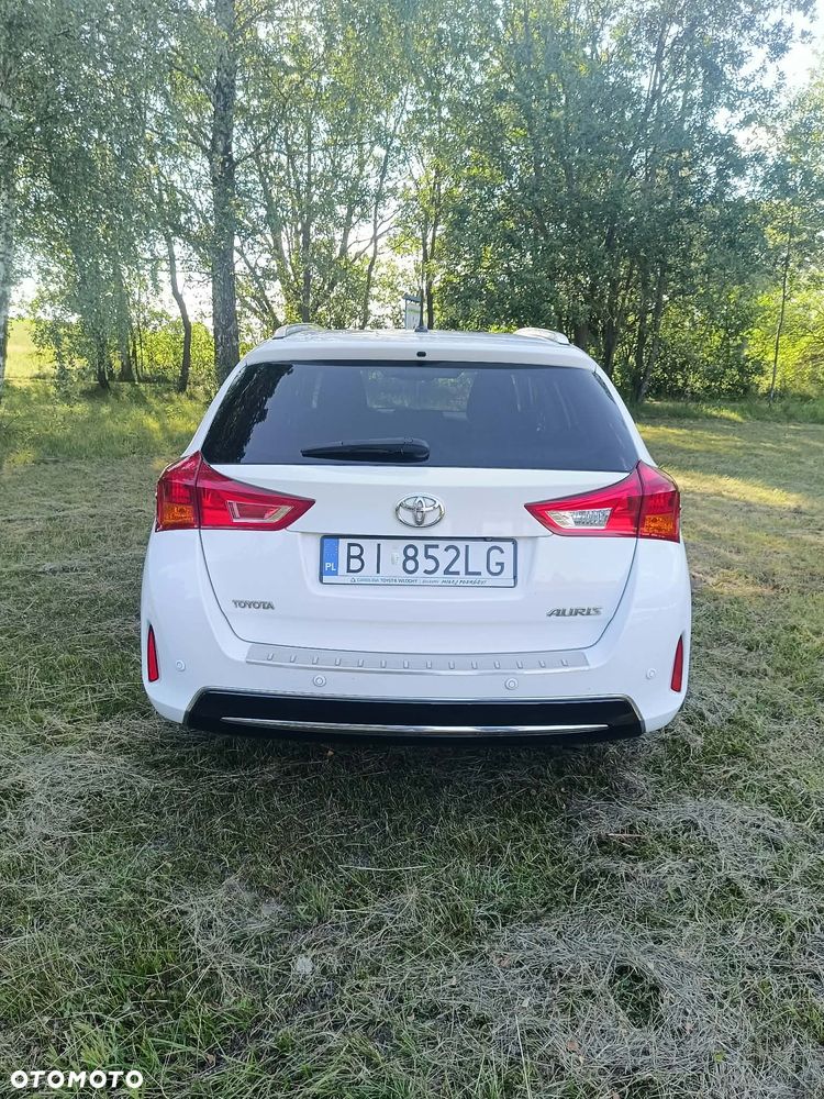 Toyota Auris 1.6 Premium - 4
