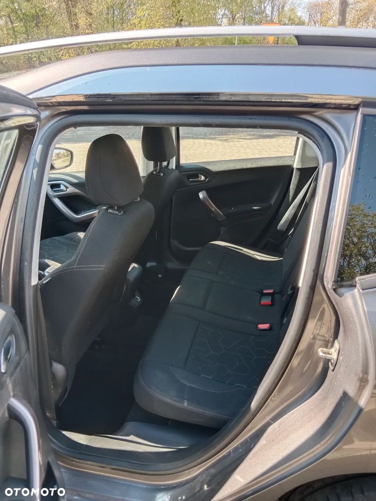 Peugeot 2008 e-HDi FAP 92 STOP & START Allure - 8