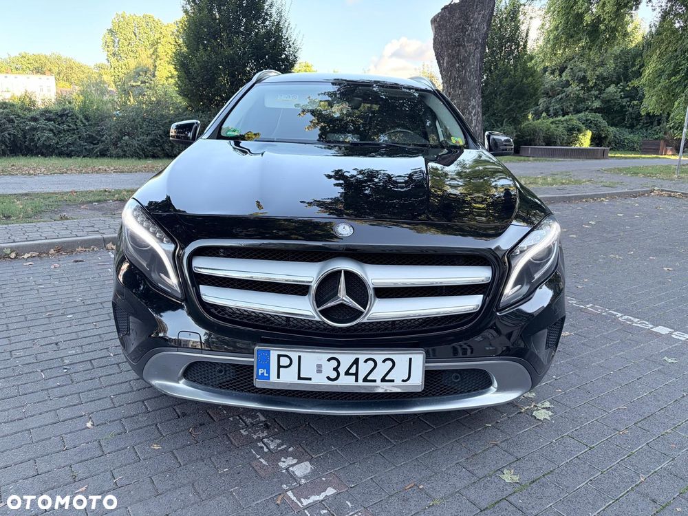 Mercedes-Benz GLA - 4