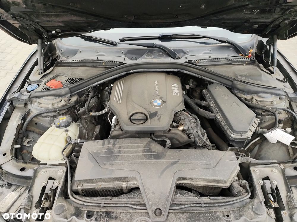 BMW Seria 3 318d - 13