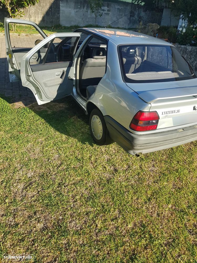 Renault 19 - 7