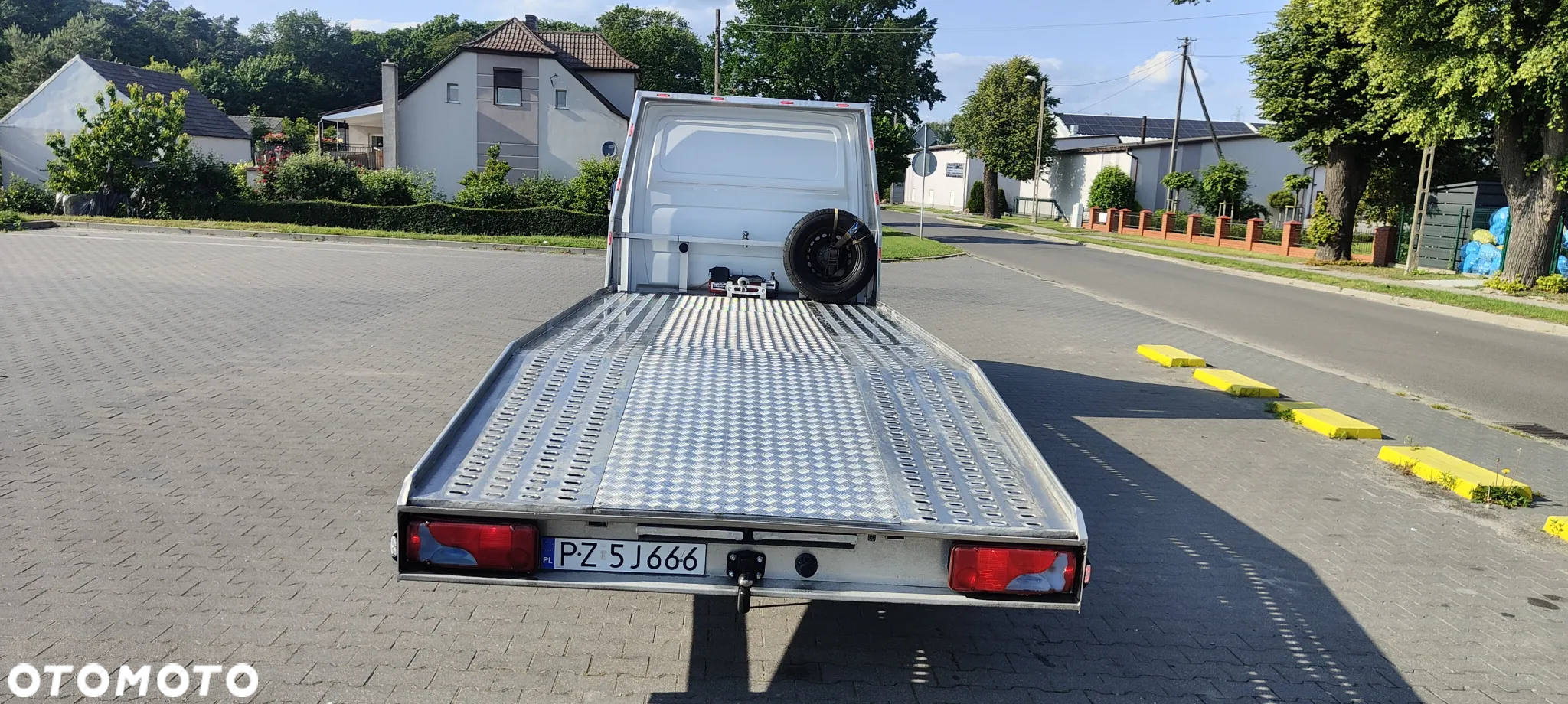 Mercedes-Benz Sprinter - 20