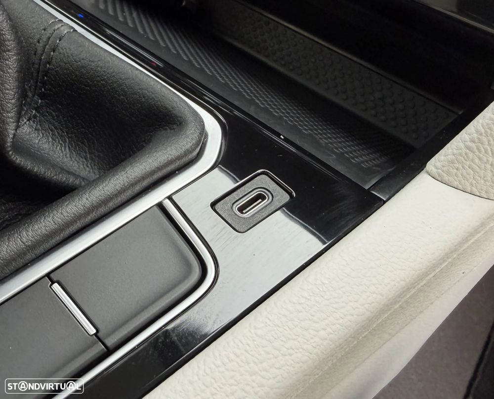 VW Passat 2.0 TDI Highline - 25