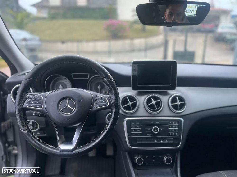 Mercedes-Benz GLA 180 (CDI) d Urban - 12