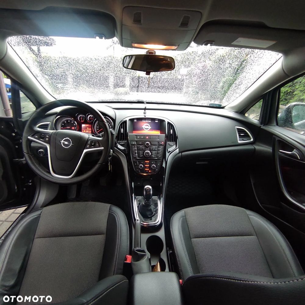 Opel Astra 1.4 T Executive - 5