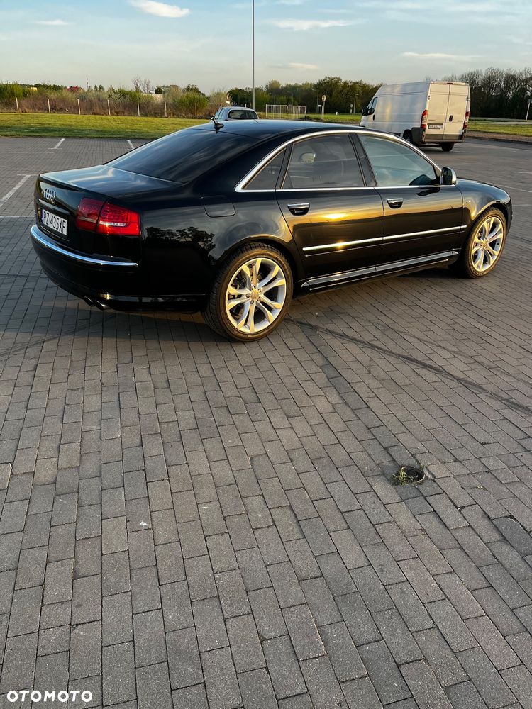 Audi S8 - 7