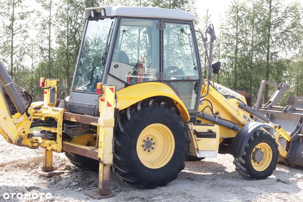 New Holland LB110B - 13