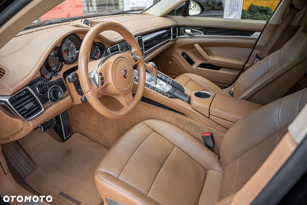 Porsche Panamera 4S - 15