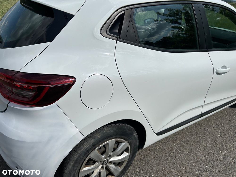 Renault Clio - 23