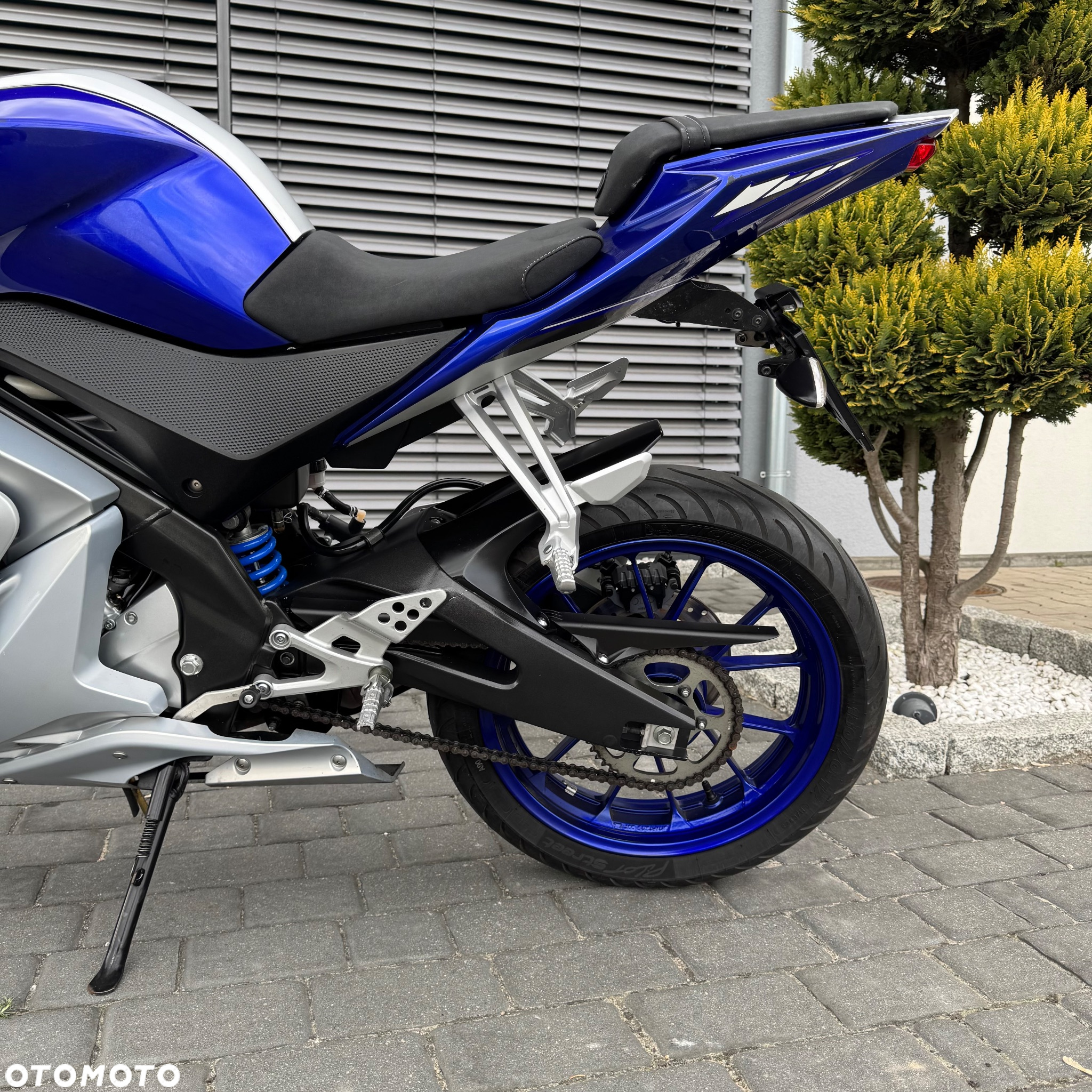 Yamaha YZF - 20