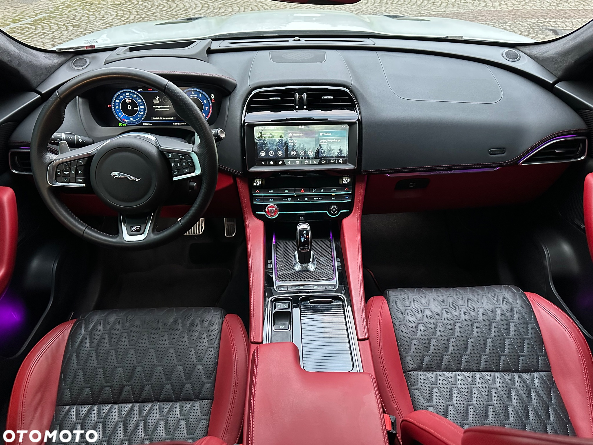 Jaguar F-Pace 5.0 V8 P550 AWD SVR - 8