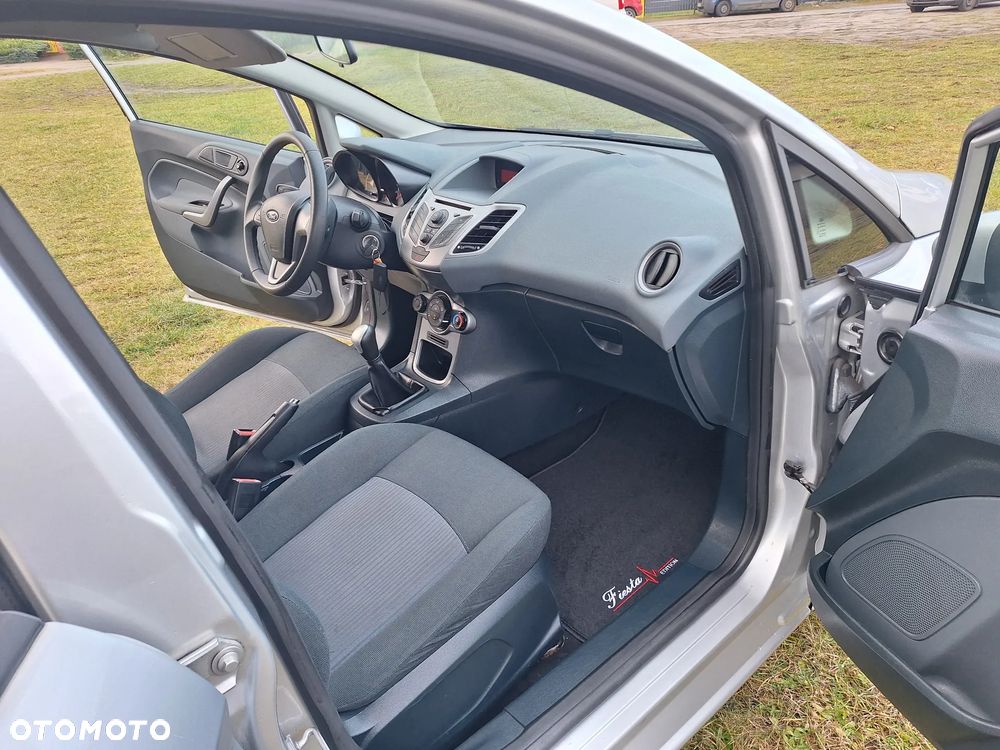 Ford Fiesta 1.25 Celebration - 23