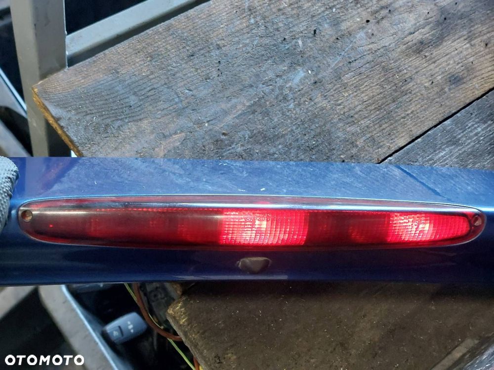 STOPKA TRZECIE ŚWIATŁO STOP LOTKA SPOILER MERCEDES-BENZ W414 VANEO - 7