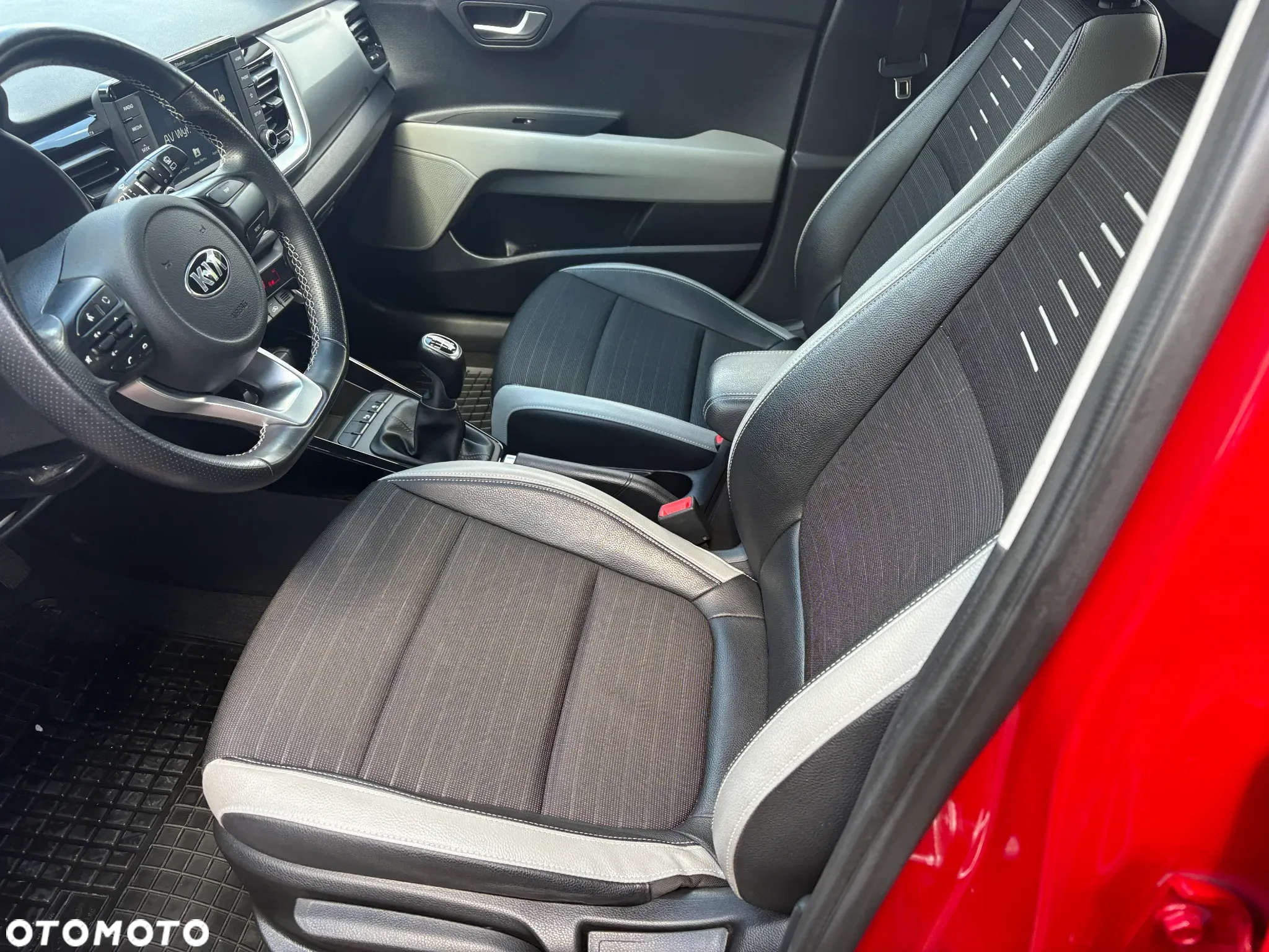 Kia Stonic - 17