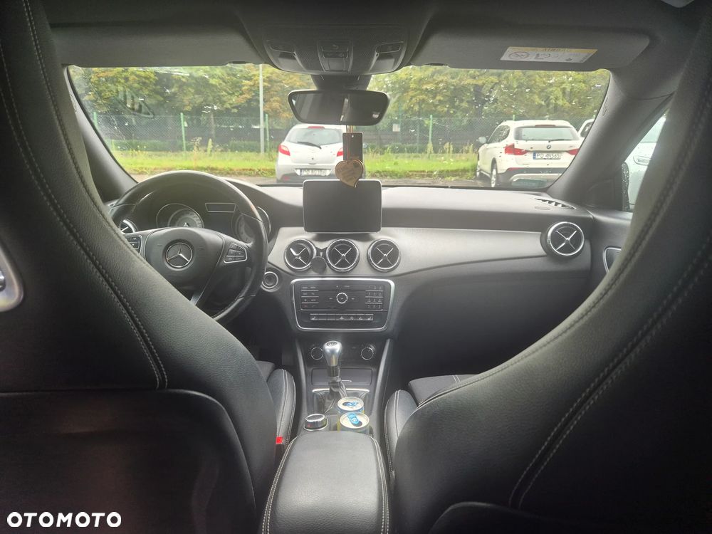 Mercedes-Benz CLA 200 - 13