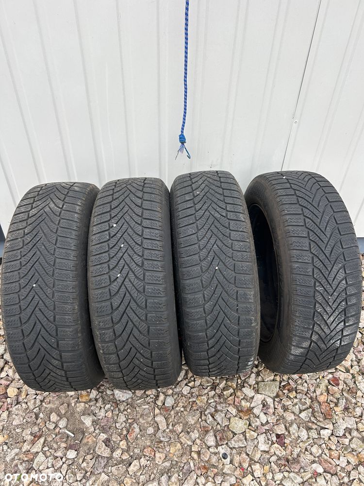 Koła zimowe Opel 5x105 215/60/17 Falken 2022R 7mm