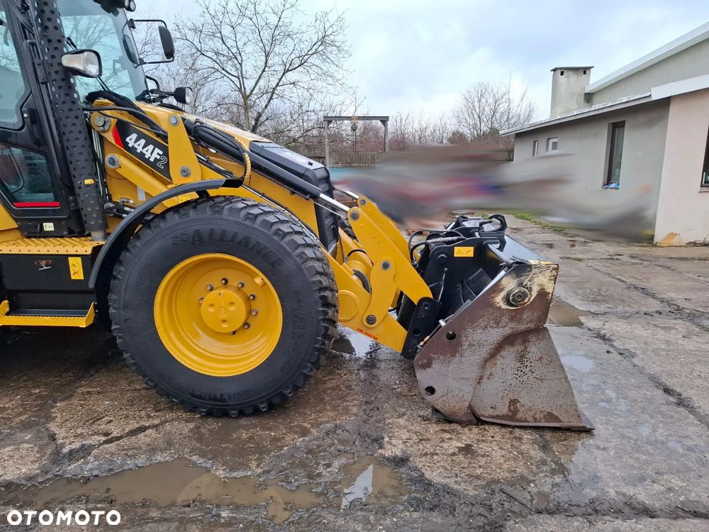Caterpillar 444F2 - 16