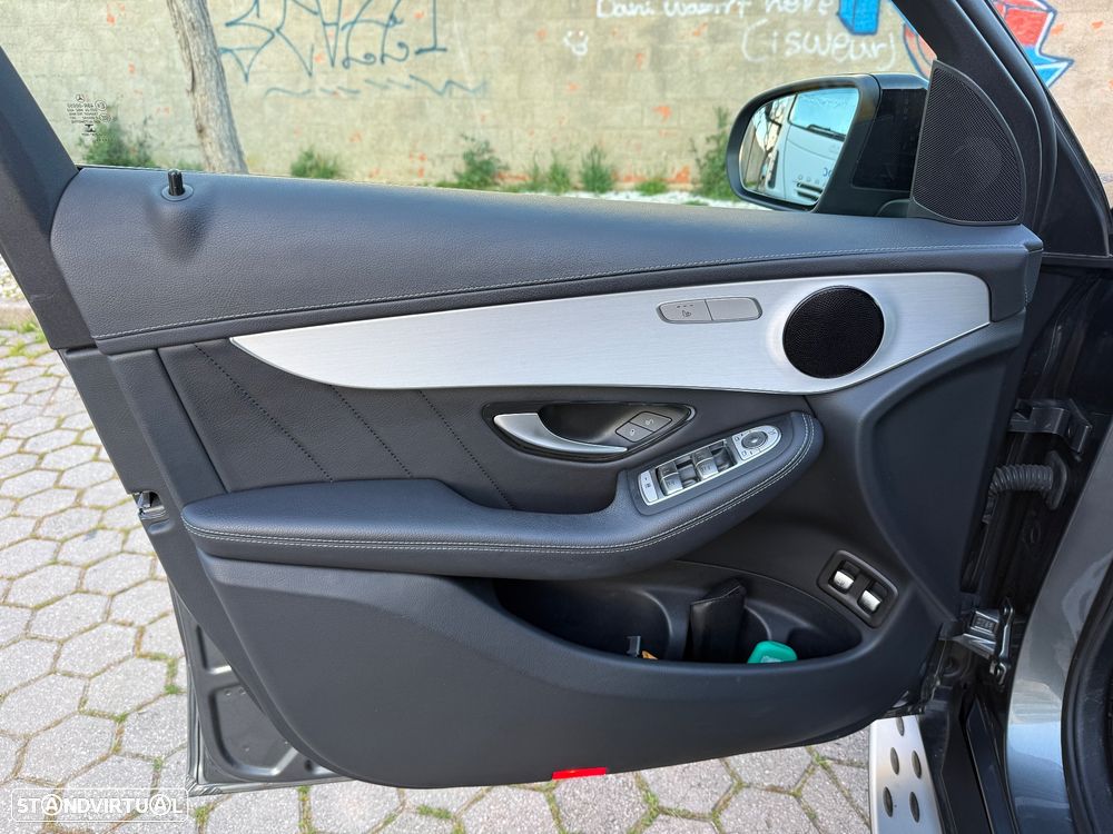 Mercedes-Benz GLC 300 e Coupe 4Matic - 9