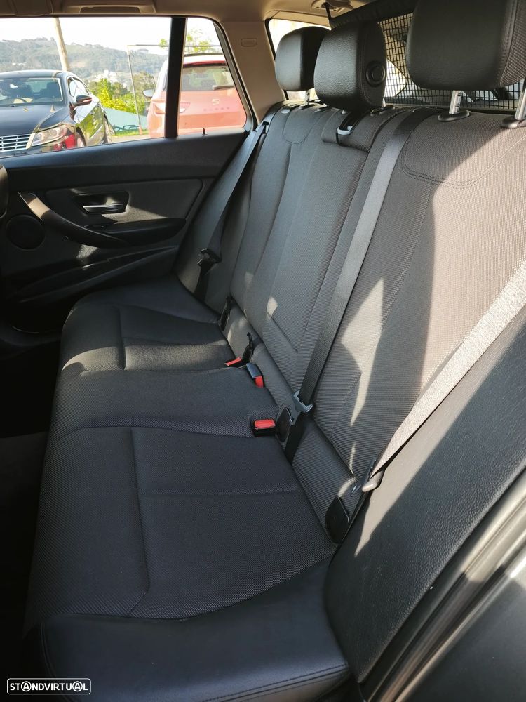 BMW 320 d EfficientDynamics Line Sport - 18